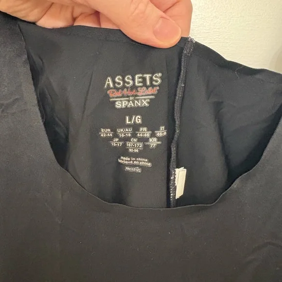 SPANX Assets Red Hot Label Black Shapewear Bodysuit Tank - Picture 2 of 6